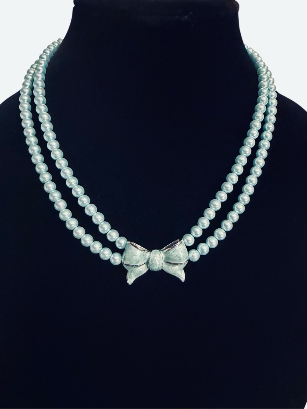 Vintage Majestic Mint Green Pearl Bow Necklace NWT